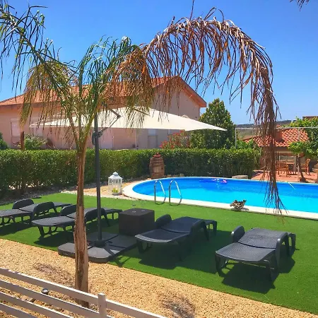 Mennulavirdi Country House